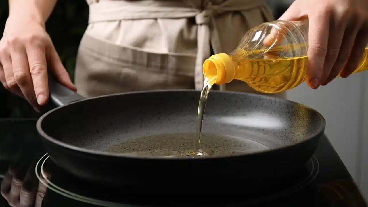 Cooking Oil : గ్యాస్ స్టవ్ పక్కన వంట నూనె పెడుతున్నారా...ఎంత ప్రమాదమో తెలుసా...!!