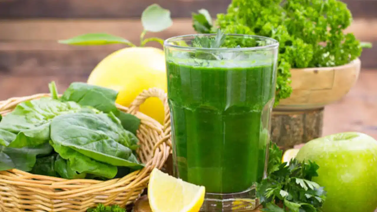 Iron Drink : ఐరన్ లోపంతో బాధపడుతున్నారా... అయితే ఈ జ్యూస్ లు తప్పనిసరిగా తాగండి...!