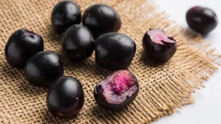 Jamun Fruit : నేరేడు పండ్లలో అద్భుత ఆరోగ్య ప్రయోజనాలు… ఈ సమస్యలన్నింటికీ దివ్య ఔషధం…!