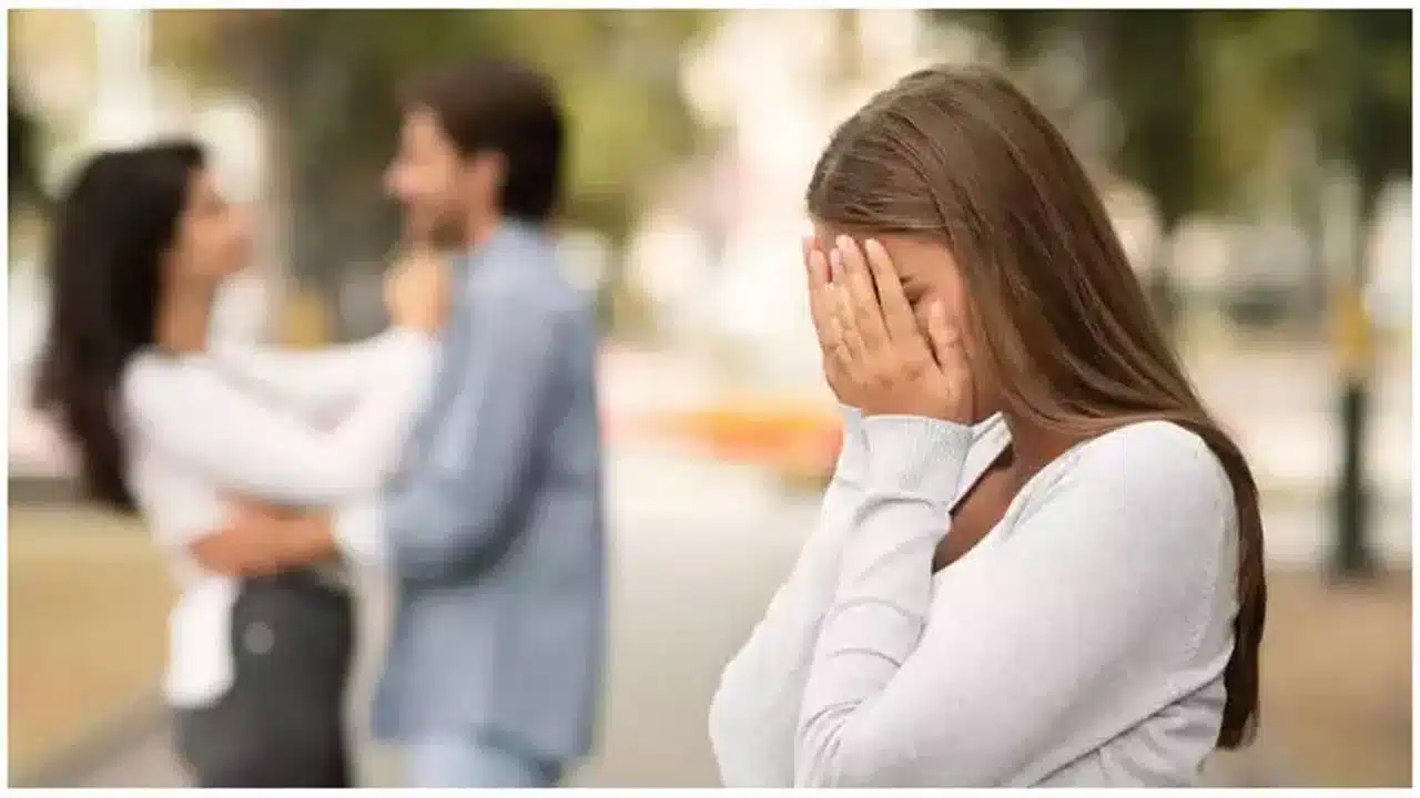 Marriage : పెళ్ళయ్యాక మగవారు మరో స్త్రీకి దగ్గరవటానికి చెప్పే అబద్ధాలు ఇవే...!