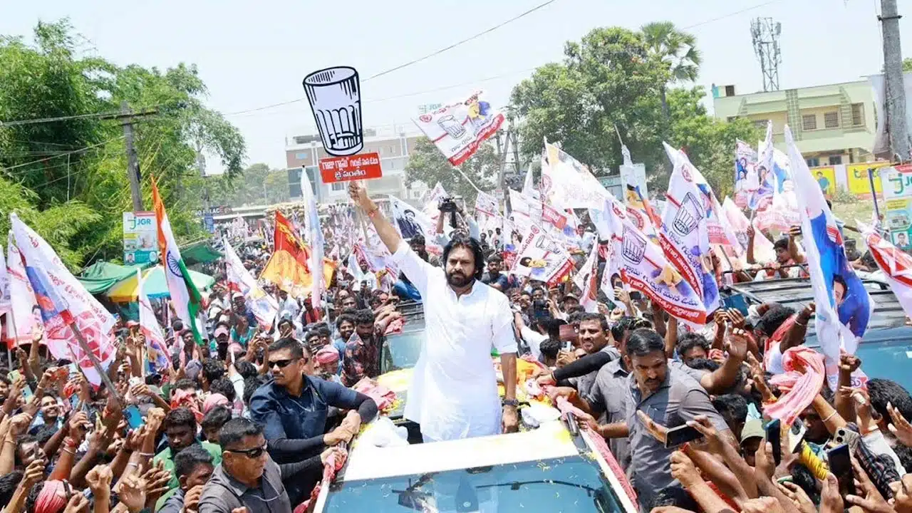 Pithapuram : ప‌వ‌న్ పిఠాపురం వెళ్లేందుకు టైం ఫిక్స్... కాని అంద‌రికి ఓ కండీష‌న్ పెట్టాడుగా..!