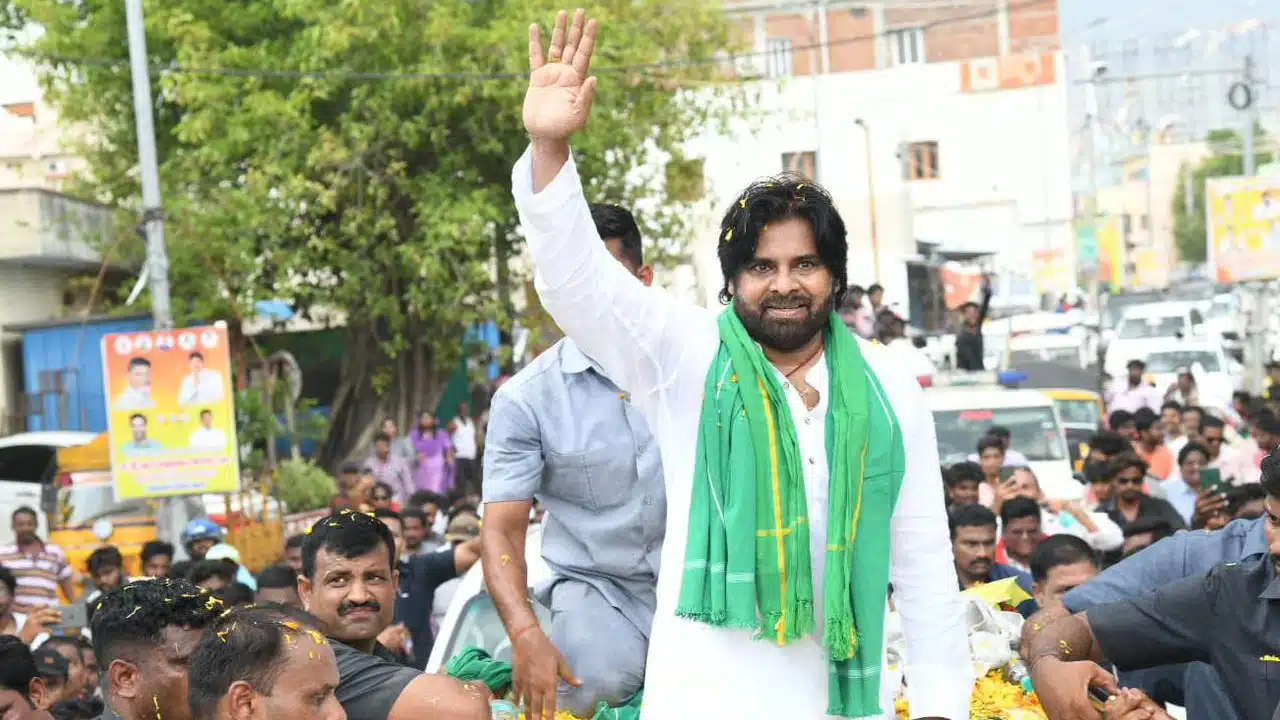 Pawan Kalyan : వైఎస్ జగన్ వాడిన కారులో ఏపీ డిప్యూటీ సీఎం పవన్ కళ్యాణ్ ప్ర‌యాణిస్తున్నారా..!