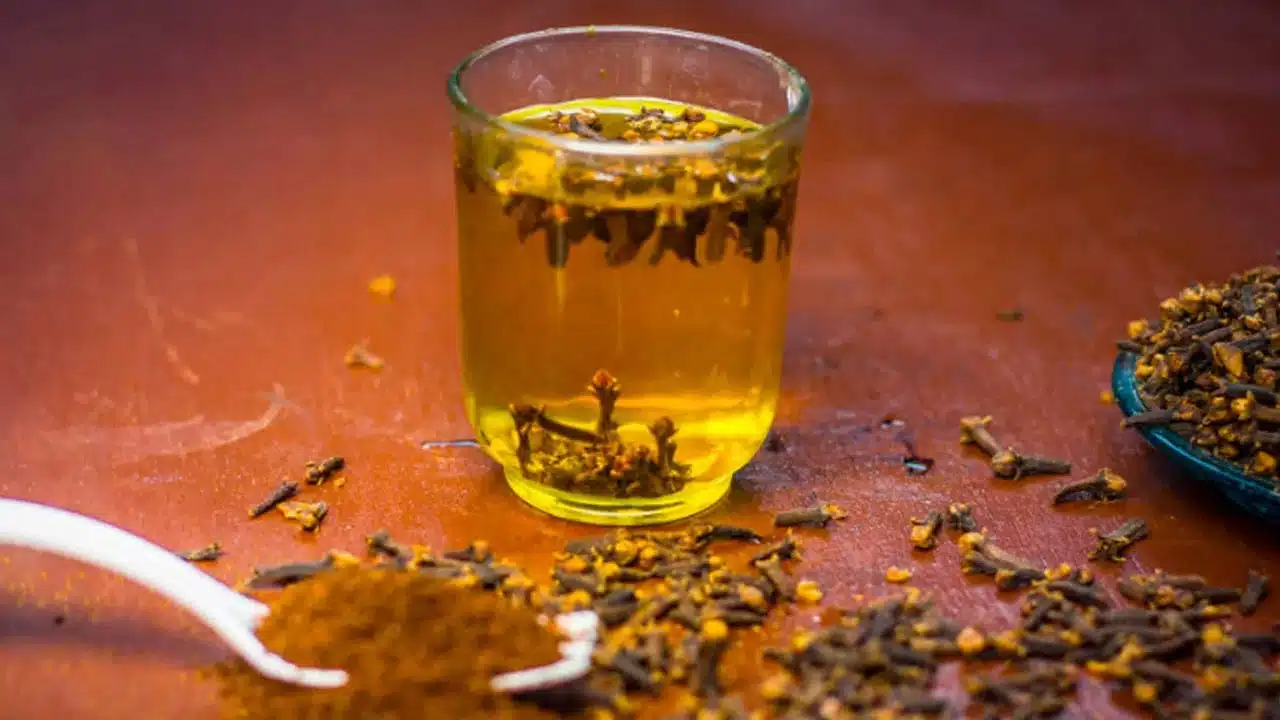 Clove Water : ఈ నీరు ప్రతిరోజు పరిగడుపున తీసుకోండి... షుగర్ లెవెల్ ఎప్పటికీ పెరగదు...!