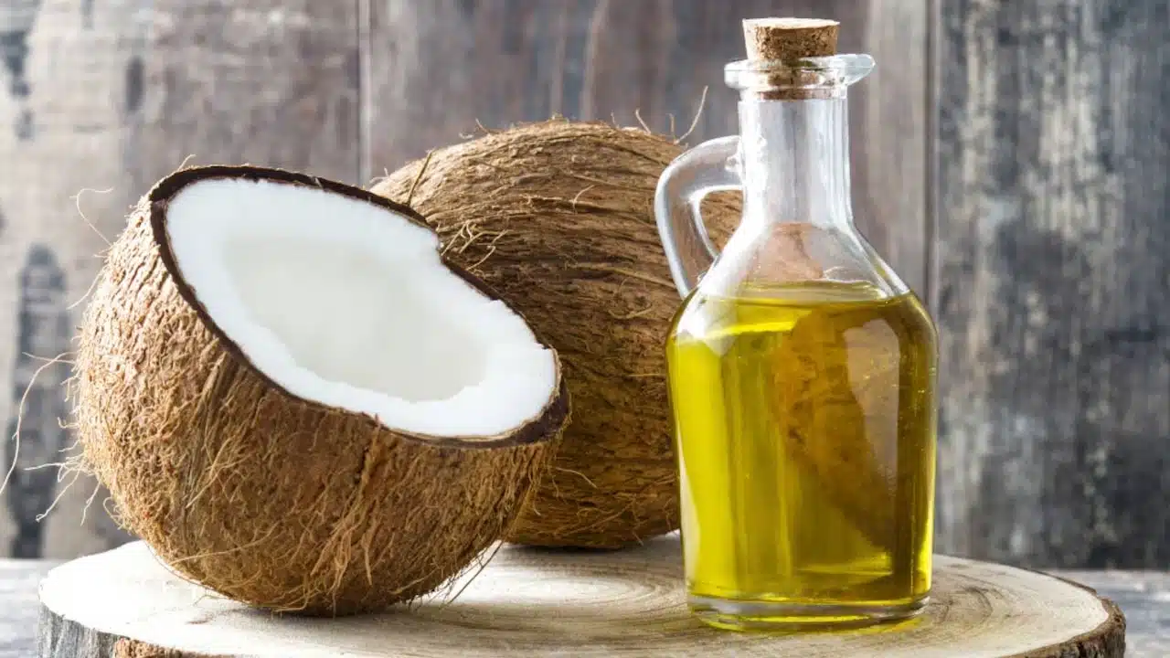 Coconut Oil : కొబ్బరి నూనెను ప్రతిరోజు ఇలా తీసుకుంటే ఒక నెలలో బరువు తగ్గొచ్చు తెలుసా...!