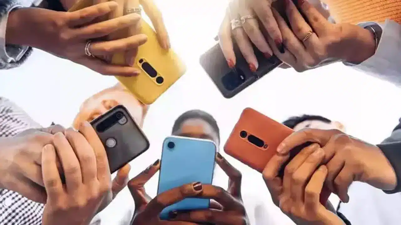5G Network Issues : స్మార్ట్ ఫోన్ లో 5జీ నెట్వర్క్ పొందాలి అనుకుంటున్నారా...అయితే ఈ సింపుల్ టిప్స్ ఫాలో అవ్వండి...!