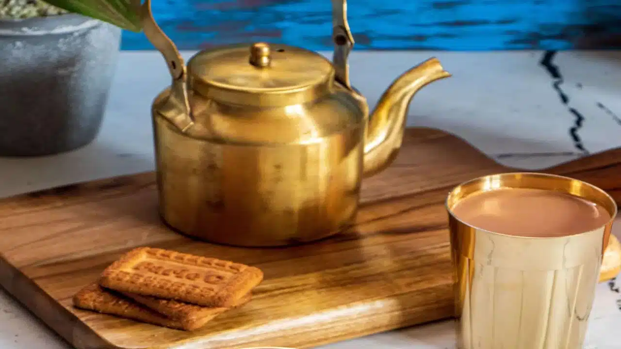 Brass Vessel : ఇత్తడి పాత్రలో టీ తాగటం వలన ఎన్ని ఆరోగ్య ప్రయోజనాలో తెలుసా...!