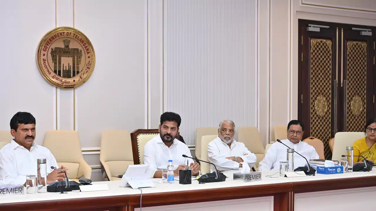 Dharani Portal : ధరణి సమస్యల పరిష్కారానికి సమగ్ర చట్టం.. సీఎం రేవంత్ రెడ్డి సూచన..!