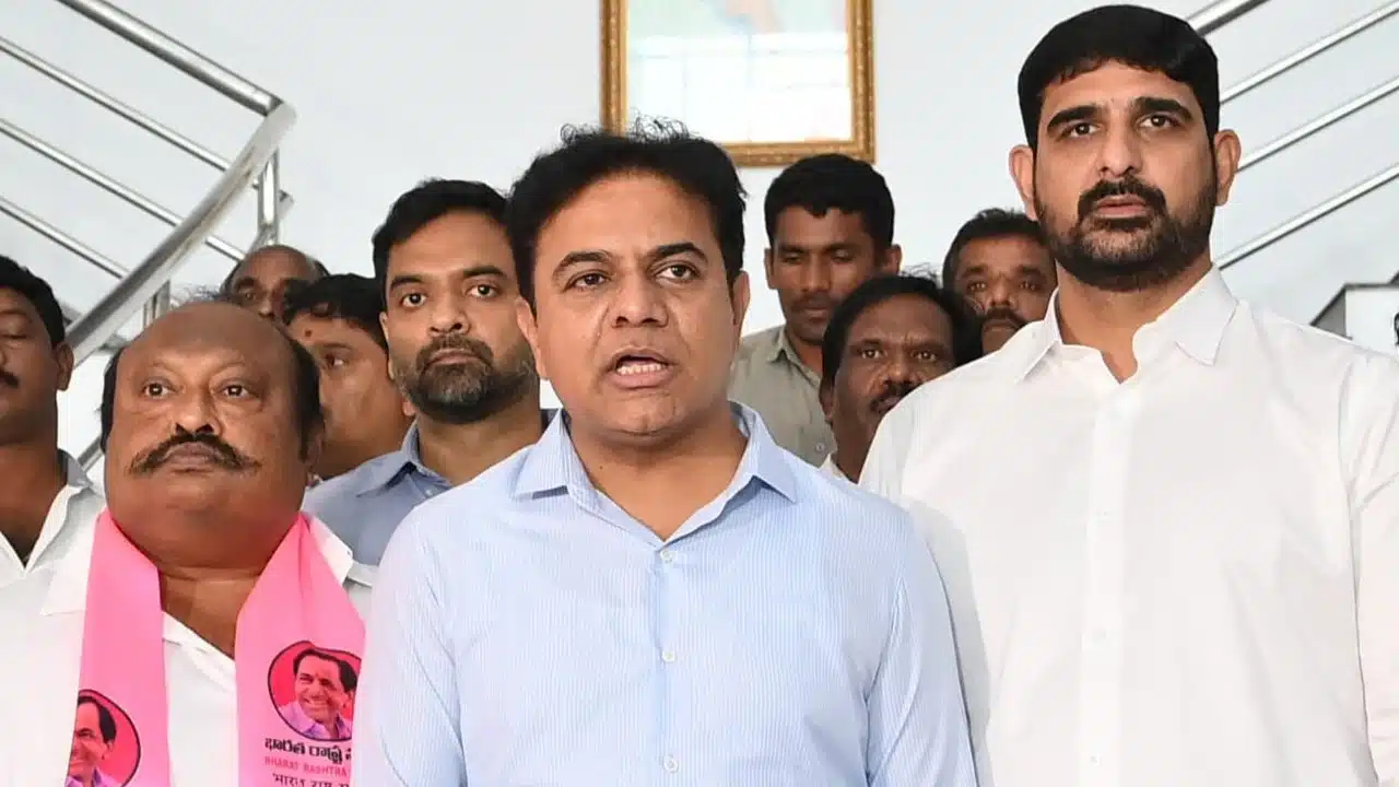 Union Budget 2024 : కేంద్ర బడ్జెట్ లో తెలంగాణాకు సున్నా.. ట్విట్టర్ లో కేంద్రాన్ని టార్గెట్ చేస్తూ కేటిఆర్ కామెంట్స్..!