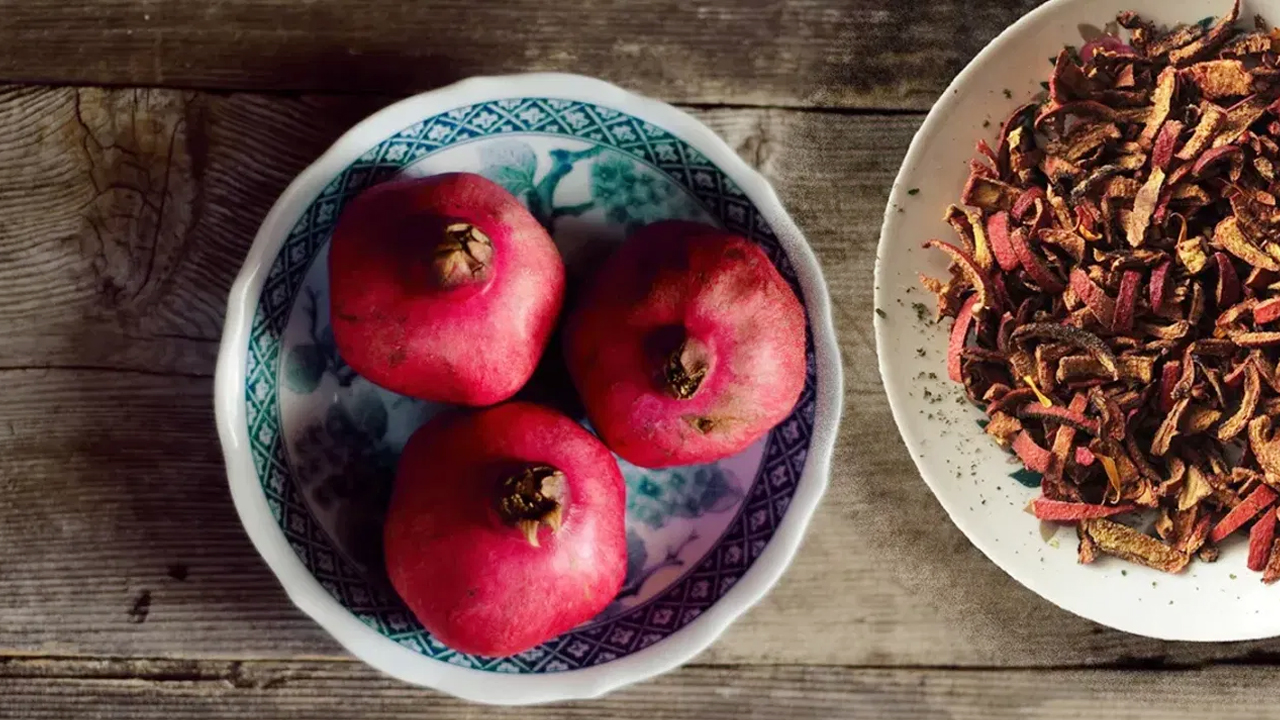 Pomegranate Peel : తొక్కే కాదా అని పారేస్తున్నారా… దీనిలో ఎన్నో ఆరోగ్య ప్రయోజనాలు…!