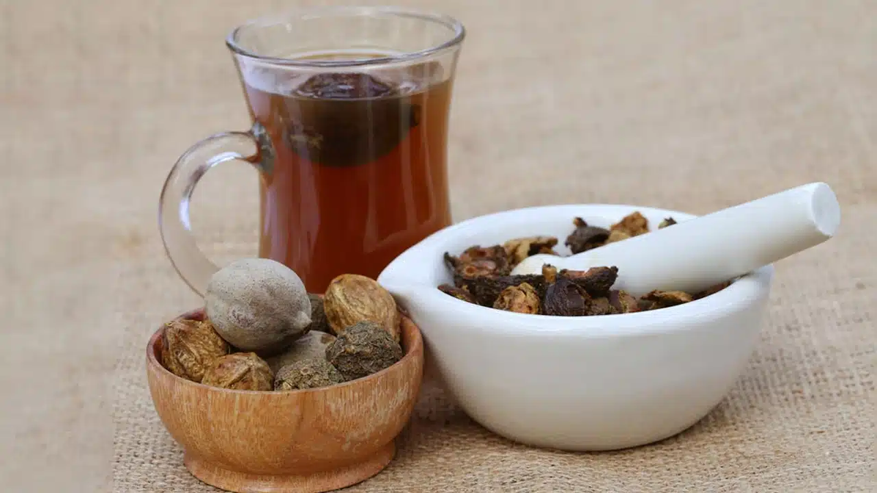 Triphala Tea : రోజుకు ఒక కప్పు త్రిఫల టీ తాగితే చాలు... ఎన్ని లాభాలో...!