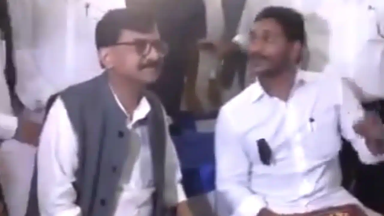 YS Jagan Mohan Reddy : ఎట్ట‌కేల‌కి ఢిల్లీలో ధ‌ర్నాకి కూర్చున్న జ‌గ‌న్.. కూట‌మి ప్ర‌భుత్వంపై సంచ‌ల‌న వ్యాఖ్య‌లు