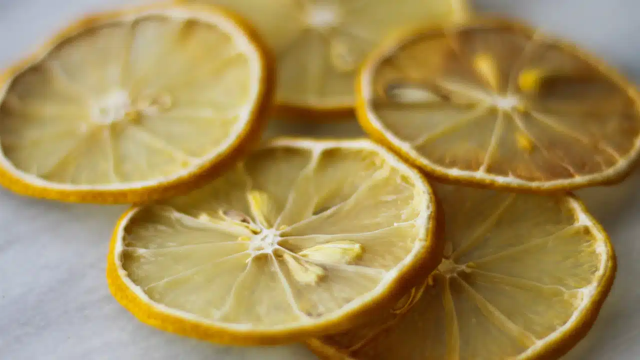 Dried Lemons : ఎండిన నిమ్మకాయలను పారేస్తున్నారా... వాటిని ఇలా వాడండి...!
