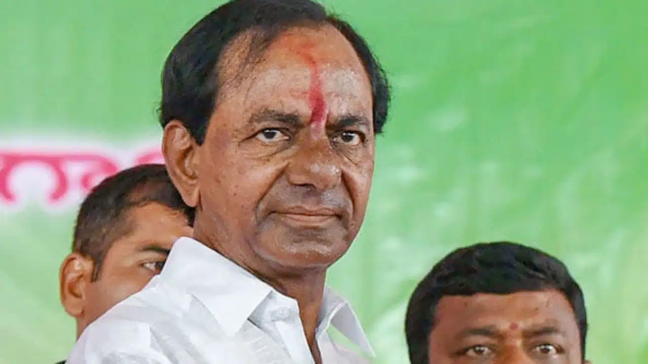 KCR : గులాబీ పార్టీలో గుబులు.. కాంగ్రెస్ ఆప‌రేష‌న్ ఆక‌ర్ష్‌తో కేసీఆర్‌కి మొద‌లైన టెన్ష‌న్