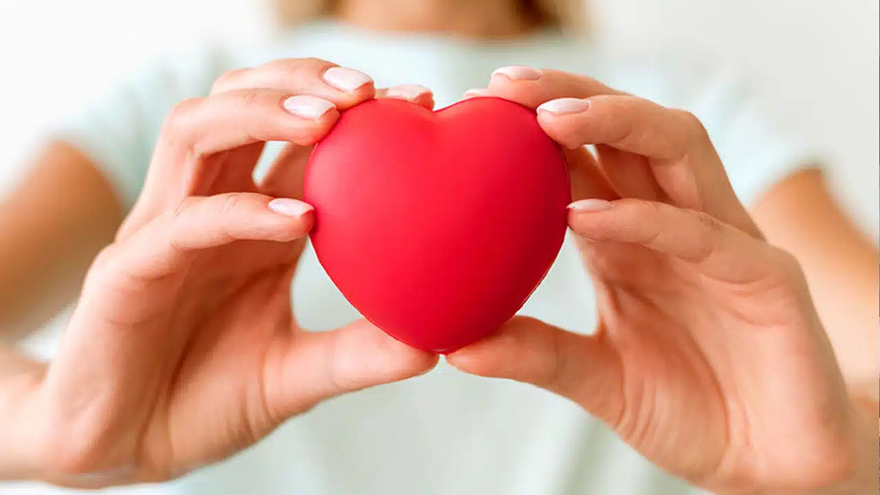 Heart : మీ గుండె ఆరోగ్యం కోసం కచ్చితంగా తీసుకోవాల్సిన ఆహారాలు ఇవే...!