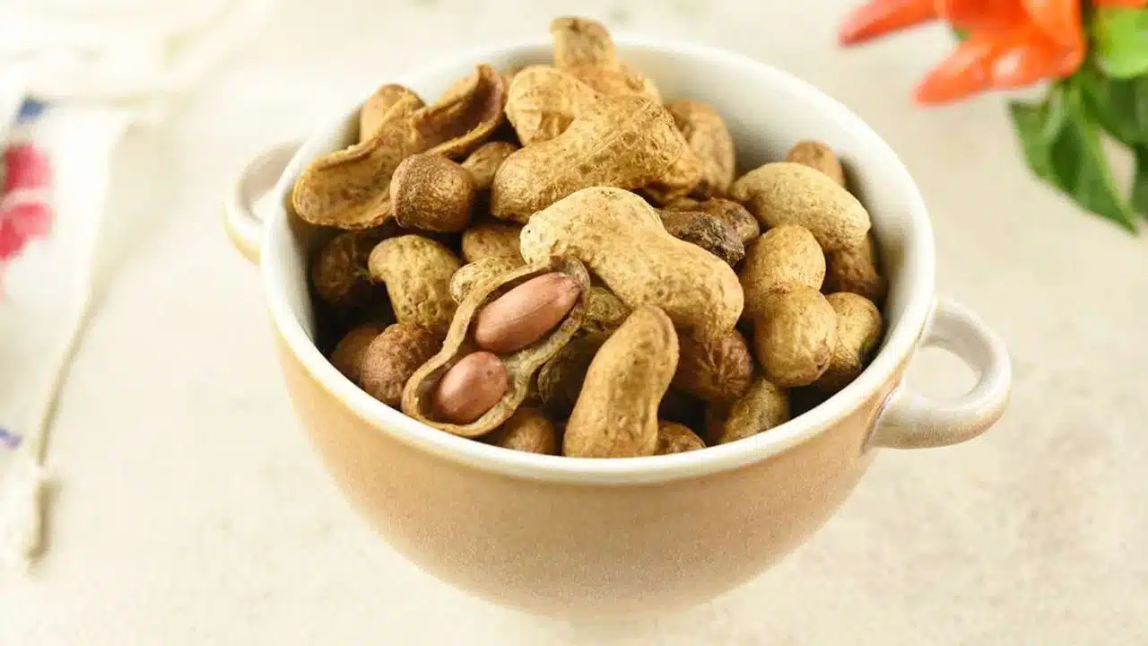 Soaked Peanuts : నానబెట్టిన పల్లీలను తినేవారు తెలుసుకోవలసిన ముఖ్య విషయాలు ఇవే...!
