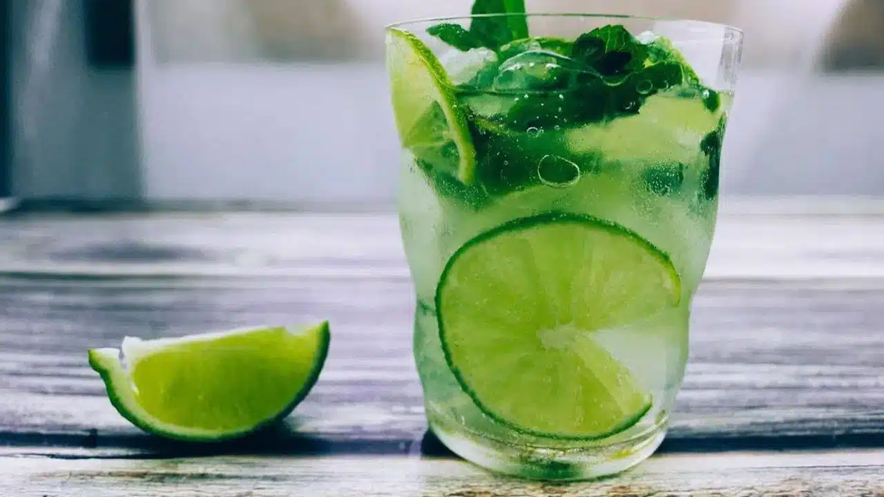 Weight Loss Drinks : ఈ డ్రింక్స్ తో ఒంట్లో కొవ్వుకు ఈజీగా చెక్ పెట్టొచ్చు... ఎలా చేయాలంటే...!