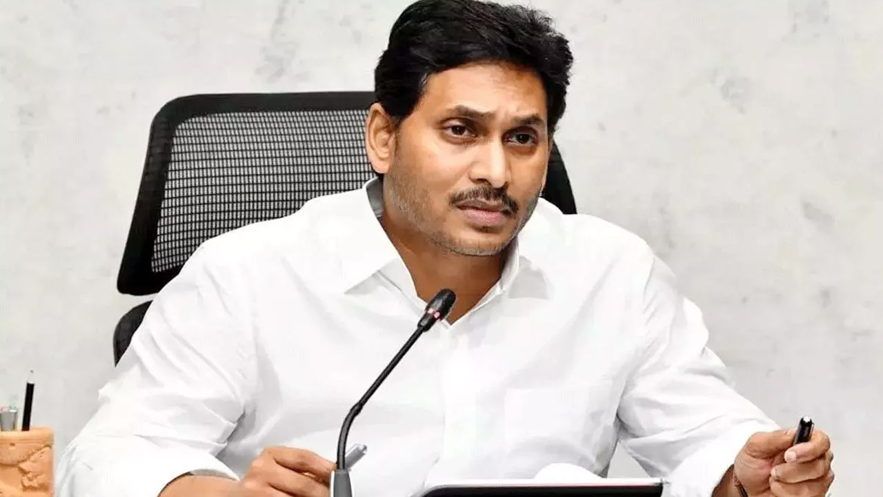 YS Jagan : జ‌గ‌న్ కొంత కాలం నోరు తెర‌వ‌క‌పోవ‌డ‌మే మంచిద‌ట‌.. ఈ మాట‌లు అన్న‌ది ఎవ‌రో కాదు..!