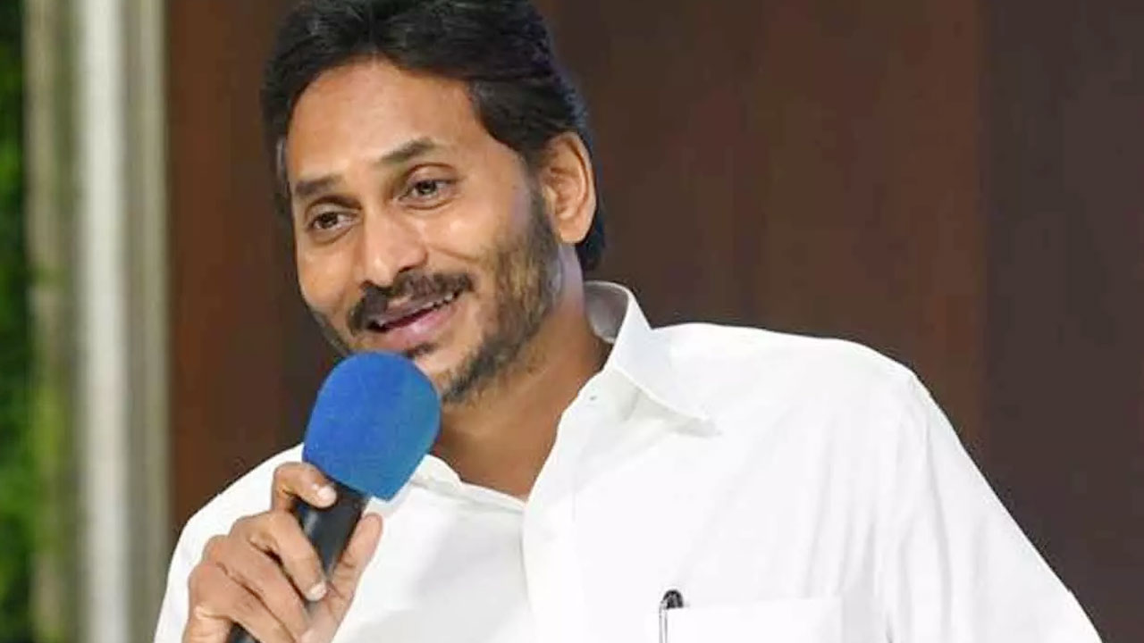 Ys Jagan : కూట‌మికి జ‌గ‌న్ అంటే భ‌యం.. ఓ రేంజ్‌లో వేసుకున్న కాంగ్రెస్ నేత‌..!