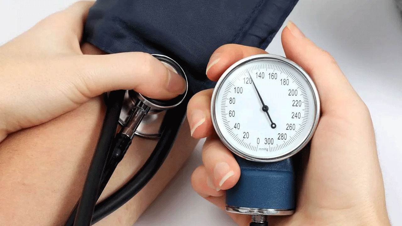 Blood Pressure : ఇంట్లో బీపీ ని చెక్ చేసుకునేటప్పుడు పాటించవలసిన జాగ్రత్తలు…!