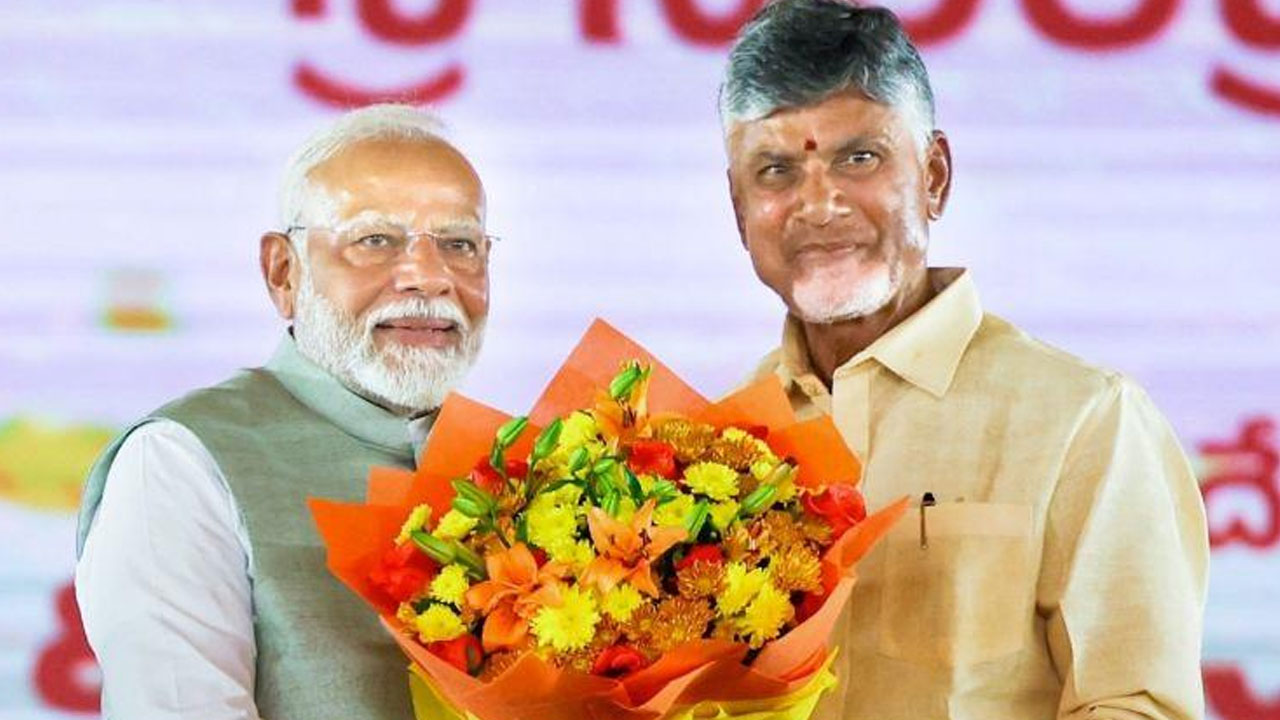 Chandrababu : మోదీని చూసి బాబు ఎందుకు అంత ఉప్పొంగిపోతున్నారు.. అసలు విష‌యం తేల్చ‌ట్లేదుగా..!