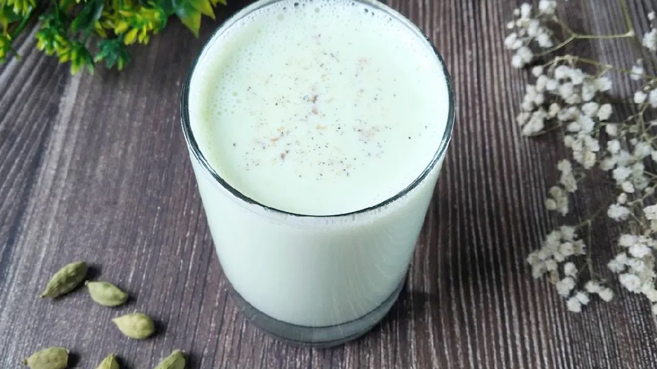 Cardamom Milk : ప్రతిరోజు ఈ పాలు తాగితే… ఎన్నో రకాల అనారోగ్య సమస్యలకు చెక్ పెట్టవచ్చు…!