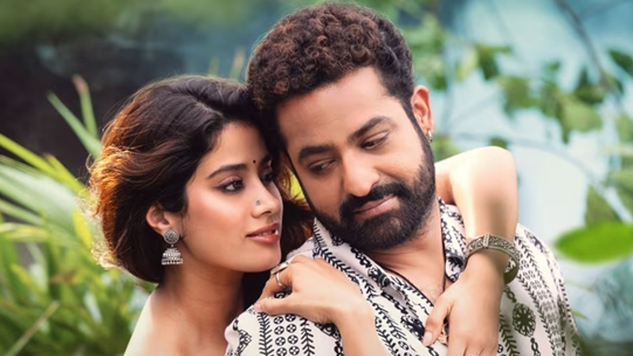 Janhvi kapoor : దేవర కోసం జాన్వి కపూర్ కి ఎంత రెమ్యునరేషన్ ఇచ్చారో తెలుసా..?