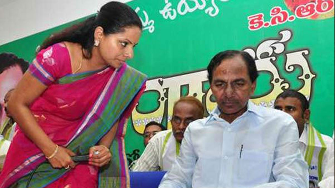 KCR : నా ఇంటికి రావొద్దు.. నాతో మాట్లాడొద్దు.. క‌విత‌కి కేసీఆర్ తెగేసి చెప్పాడా..?