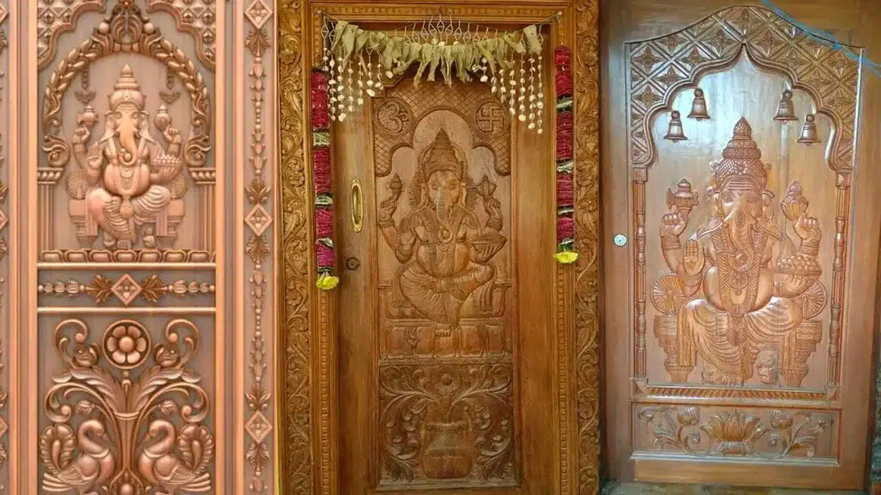 Lord Ganesh : ఇంటి ప్రధాన ద్వారం వద్ద వినాయకుని బొమ్మ ఉంచితే ఏమవుతుంది..? తప్పక తెలుసుకోండి...!
