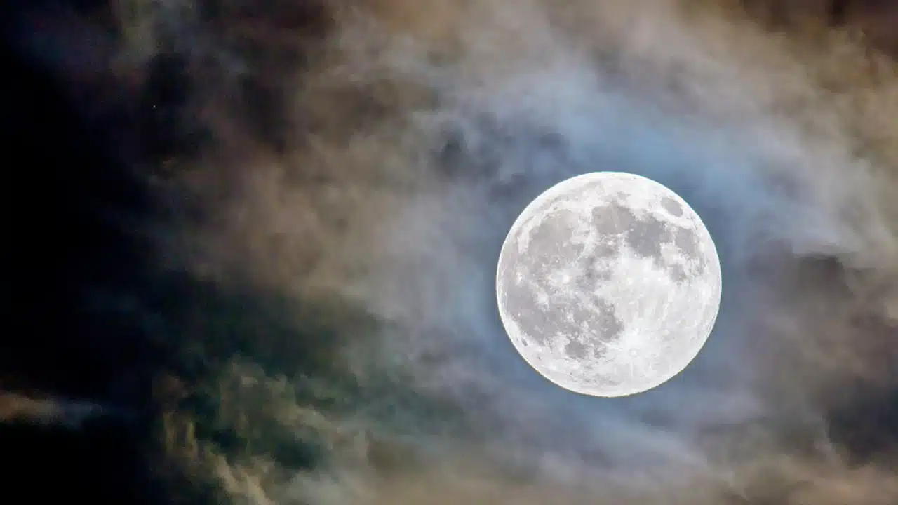 Zodiac Signs : రెండు అద్భుత యోగాలతో బలపడిన చంద్రుడు... ఈ రాశుల వారికి సిరిసంపదలు రాజభోగాలు...!