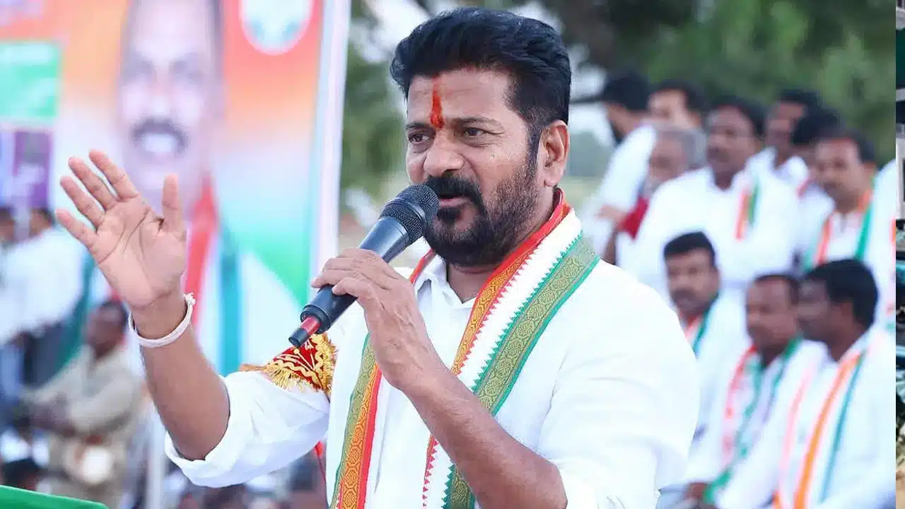 Revanth Reddy : ఎమ్మెల్యేల‌కి రేవంత్ రెడ్డి చుర‌క‌లు.. జాగ్ర‌త్త‌గా ప‌ని చేయాలంటూ హెచ్చ‌రిక‌