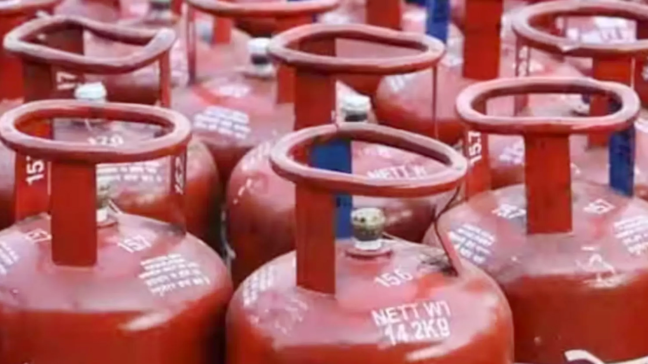 AP Free Gas Cylinder : ఉచిత గ్యాస్ సిలిండ‌ర్ పొందాలంటే ఈ అర్హ‌తా ప్ర‌మాణాలు పాటించాల్సిందే..!