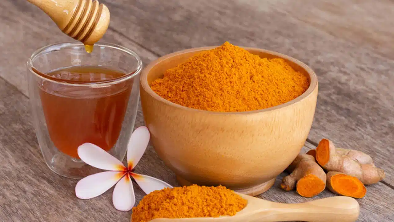 Honey And Turmeric : పసుపు, తేనె ను కలిపి తీసుకోవడం వలన కలిగే ప్రయోజనాలు తెలిస్తే... ఆశ్చర్యపోతారు...!!