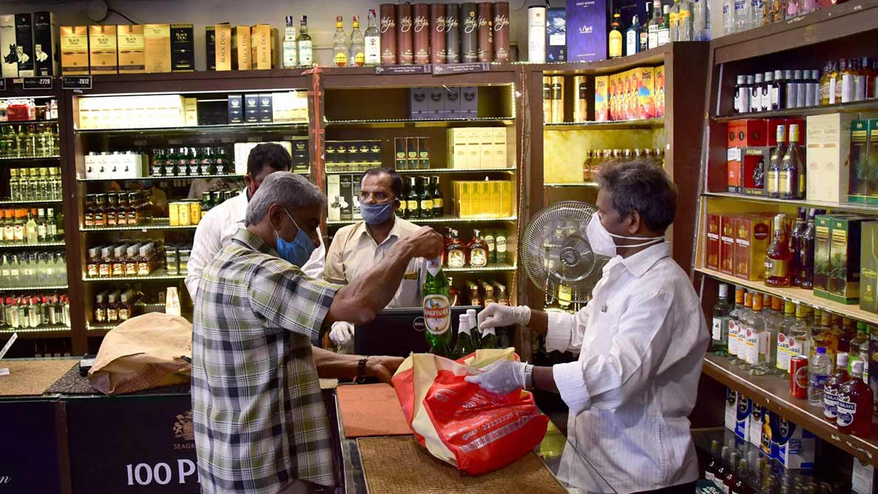 Liquor Bottle : క్వార్ట‌ర్ మందు రూ.99.. ఎప్ప‌టి నుండి అమ‌లు కానుందో తెలుసా?