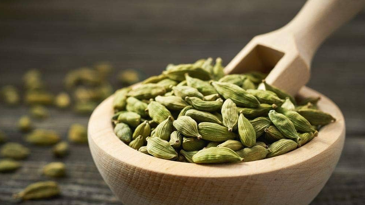 Cardamom : యాలకులను తీసుకుంటే క్యాన్సర్ తో పాటు ఎన్నో రకాల వ్యాధులు పరార్…?