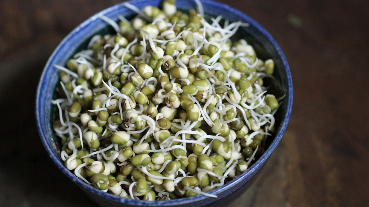 Sprouted Moong : మొలకెత్తిన పెసర్లను అల్పాహారంలో భాగం చేసుకుంటే చాలు… జీవితంలో ఈ సమస్యలు రావు…!!