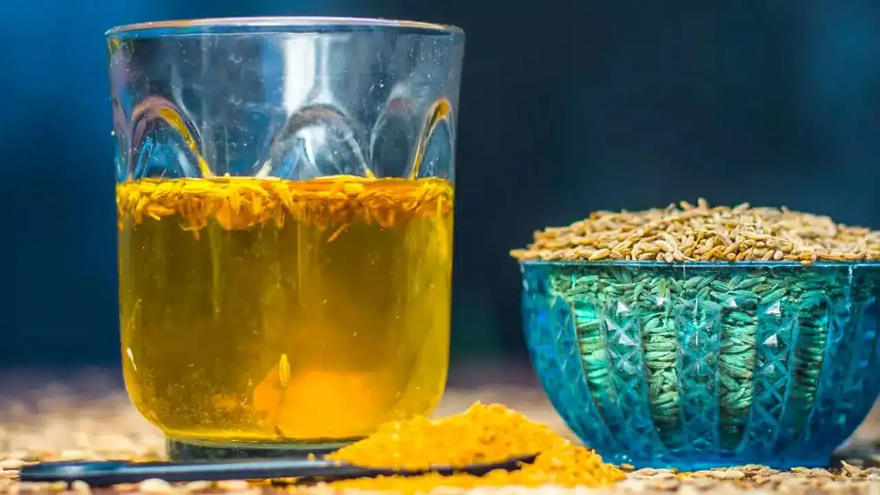 Ajwain Water : రాత్రి పడుకునే ముందు వామును తీసుకుంటే... మీ శరీరంలో ఏం జరుగుతుందో తెలుసా...!!