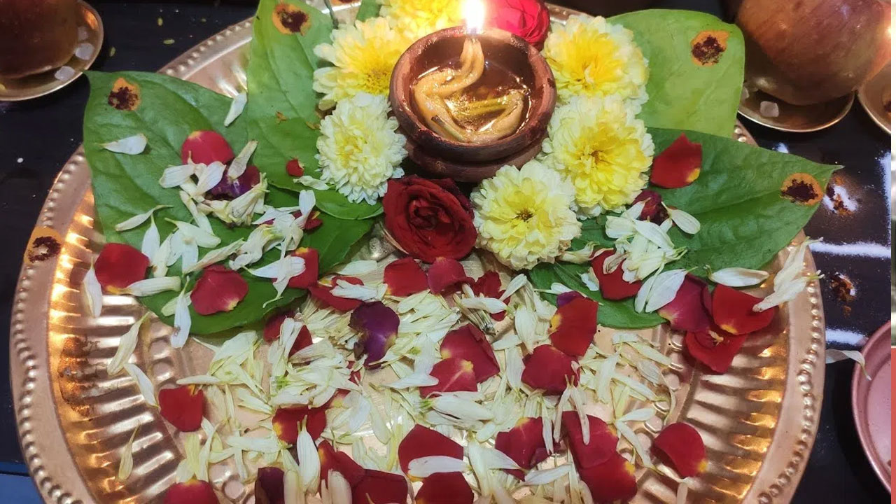 Betal Leaf Deepam : తమలపాకుతో దీపం పెడితే కలిగే లాభాలు.. మీరు ఊహించలేరు…!