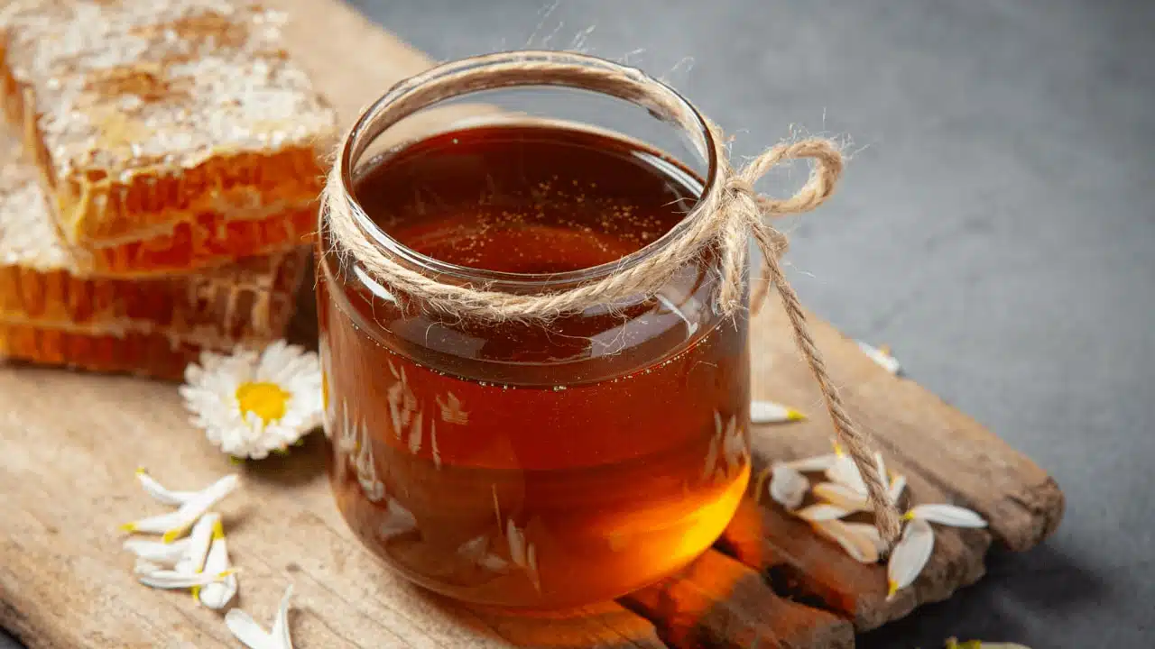 Honey : చలికాలంలో ప్రతిరోజు ఉదయం తేనె తింటే ఎన్ని ప్రయోజనాలో...!