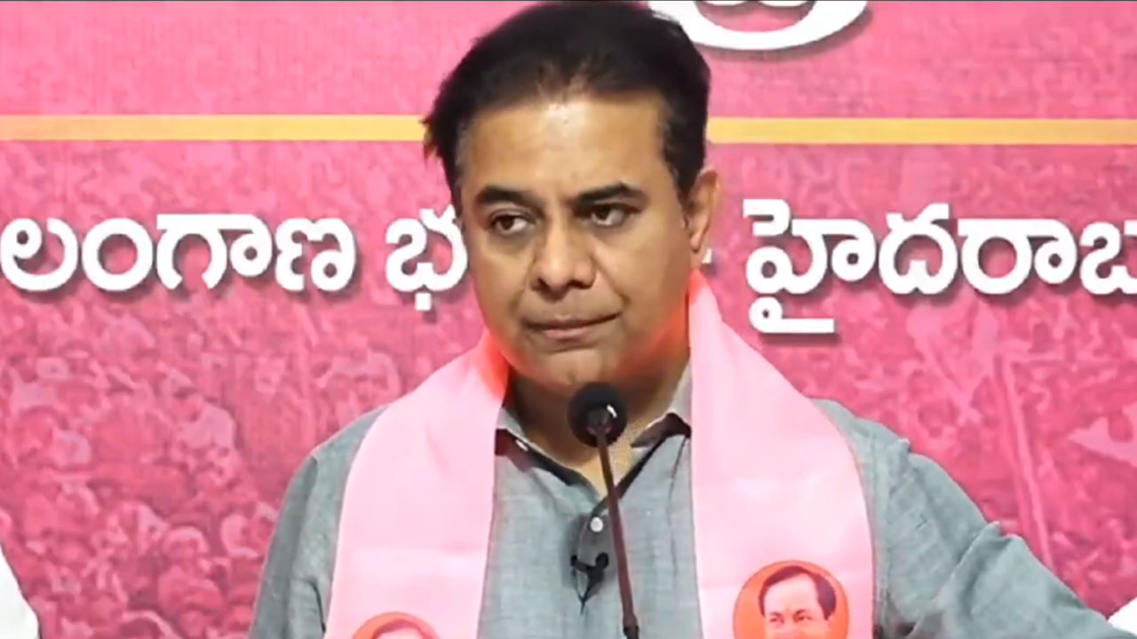 KTR : కాంగ్రెస్‌ తెలివిత‌క్కువ విధానాల వల్లే తెలంగాణలో కుప్ప‌కూలిన రియల్‌ ఎస్టేట్‌ : కేటీఆర్‌