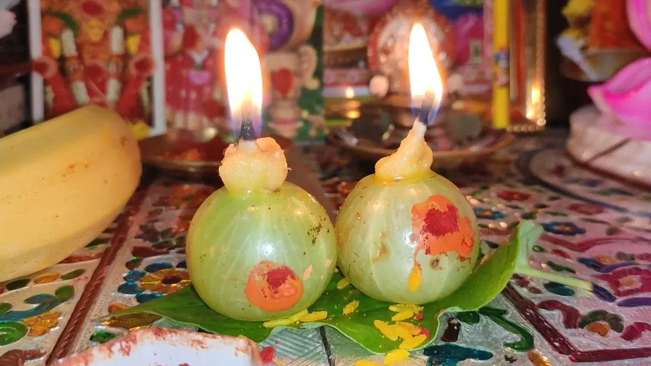 Karthika Masam : కార్తీక మాసంలో ఉసిరి దీపం ఎందుకు వెలిగిస్తారు… దీని ప్రాముఖ్యత ఏంటంటే…!