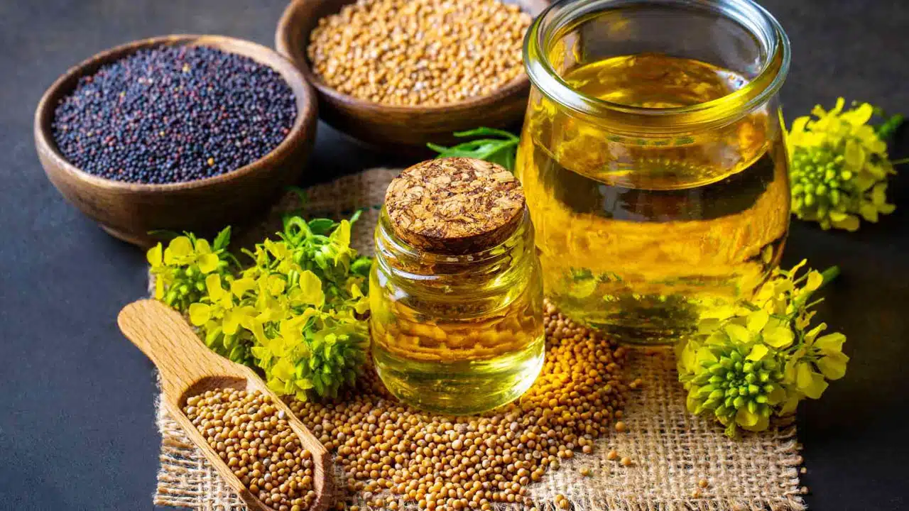 Mustard Oil : చలికాలంలో ఆవనూనెతో ఇలా చేస్తే చర్మ సమస్యలకు చెక్...!