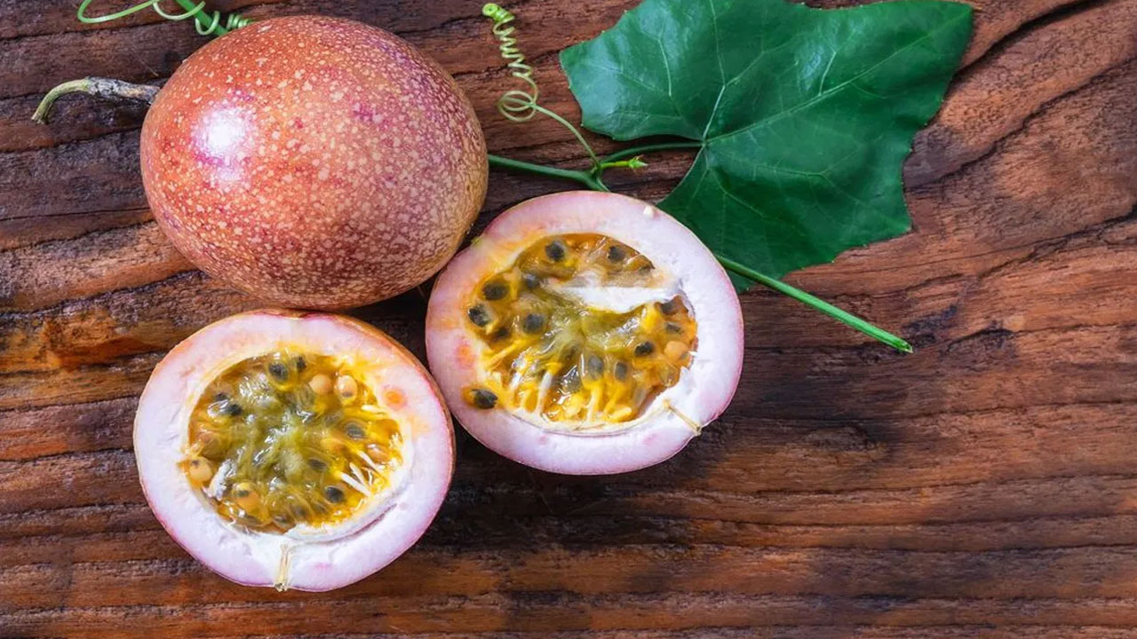 Passion Fruit : ఈ పండు షుగర్ కు మాత్రమే కాదు కొలెస్ట్రాల్ కు కూడా దివ్య ఔషధం…!