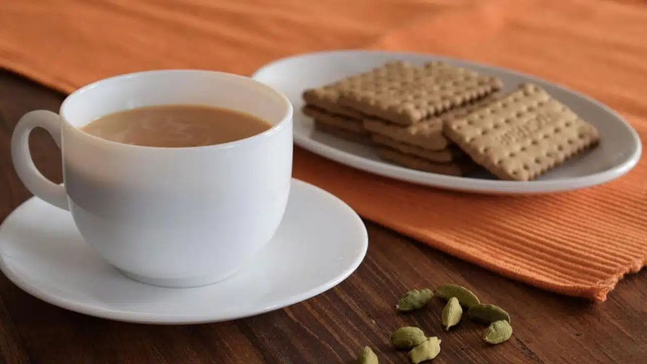 Tea : ఉదయాన్నే ఛాయ్ తో పాటు బిస్కెట్ తింటే... మీ ప్రాణాలు డేంజర్ లో పడ్డట్టే... జాగ్రత్త...??
