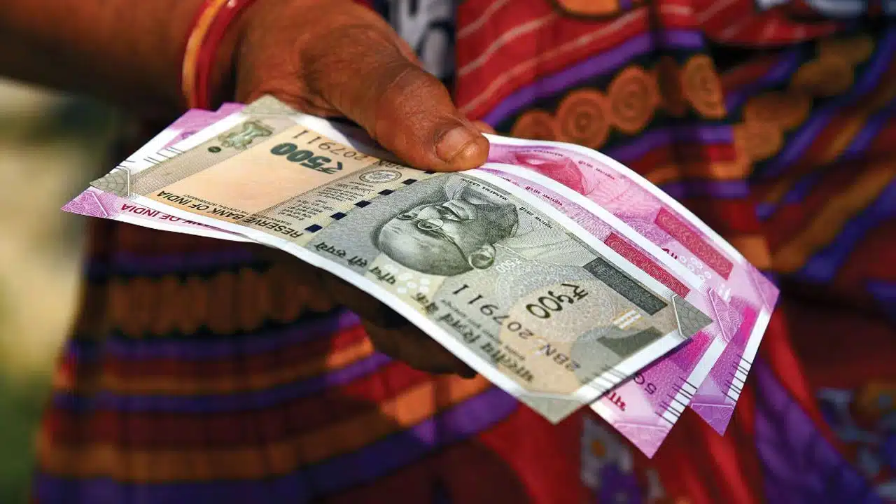 Loan : మహిళలకు అలర్ట్... 30 శాతం సబ్సీడీతో 5 లక్షలు.. నెలకు 5 వేలు కడితే చాలంటూ భారీ స్కాం..!