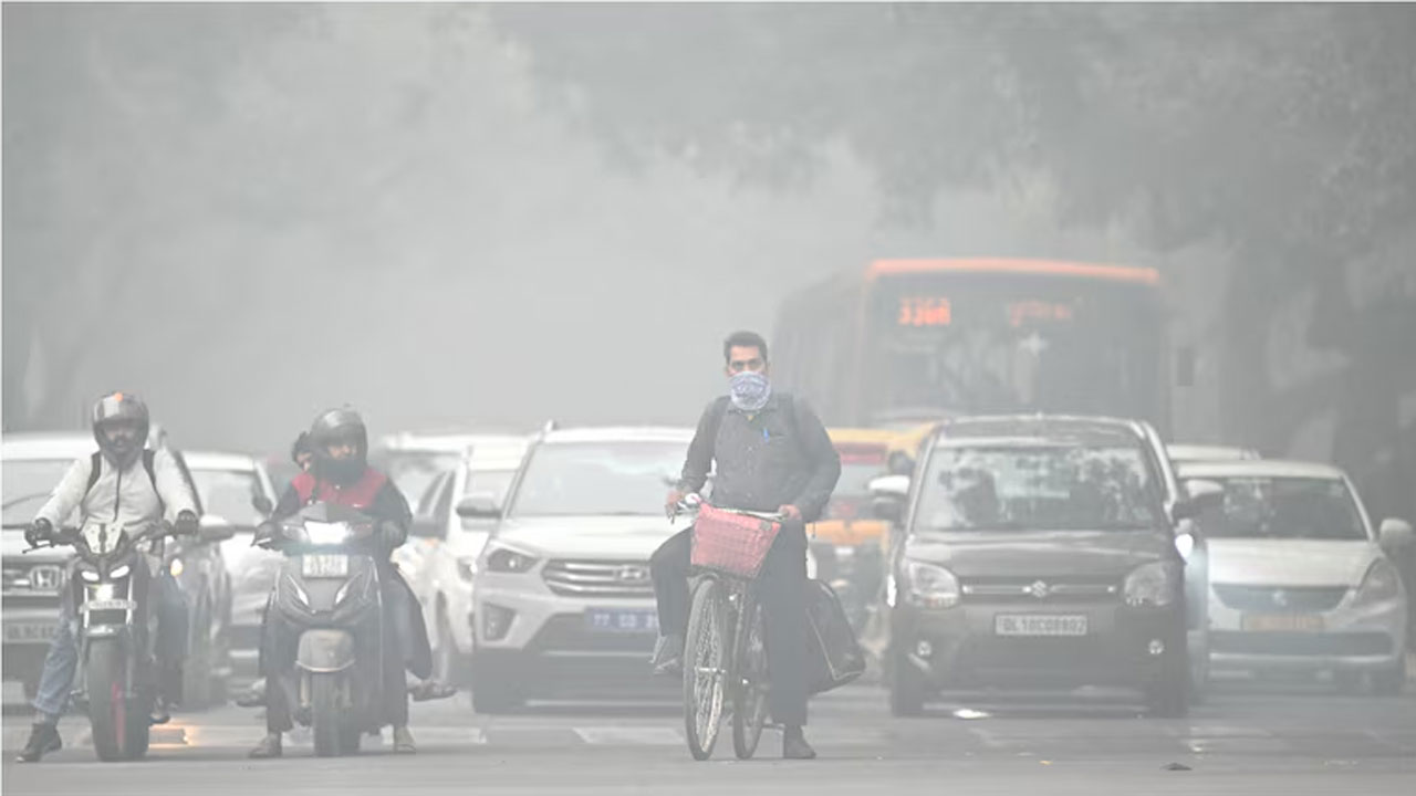 Delhi Pollution : తీవ్ర వాయు కాలుష్యం భారిన‌ ఢిల్లీ.. లాక్‌డౌన్ ప‌రిష్కారామా?