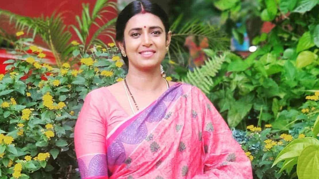 Kasthuri : తెలుగు జాతిని నేను అవ‌మానించ‌లేదు.. క‌స్తూరి కామెంట్స్ వైర‌ల్..!