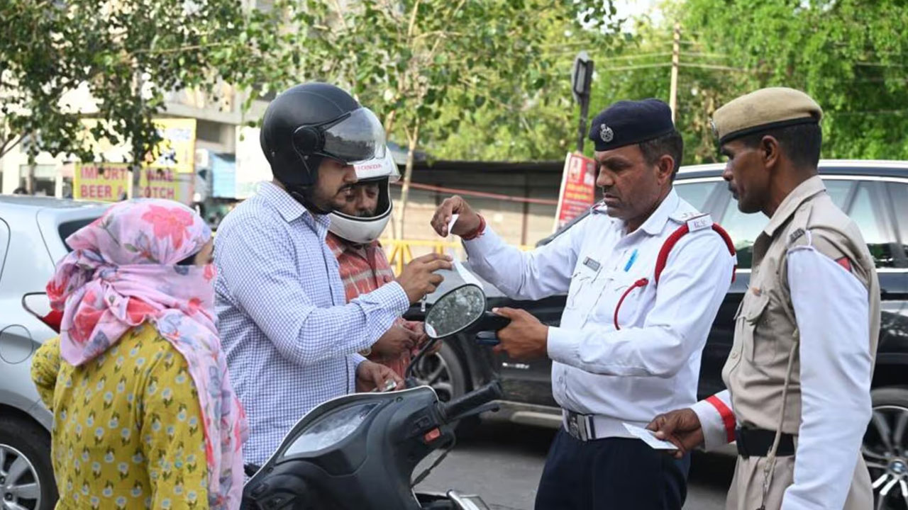 Traffic Police : ట్రాఫిక్ పోలీస్ స్పెషల్ డ్రైవ్.. దొరికారంటే 1200 ఫైన్ కట్టాల్సిందే..!