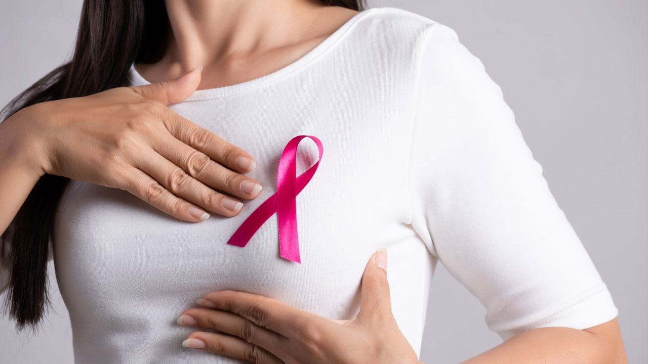 Breast Cancer : వయసుతో సంబంధం లేకుండా రొమ్ము క్యాన్సర్స్ ఎందుకు వస్తున్నాయి..? నిపుణులు ఏమంటున్నారు…!