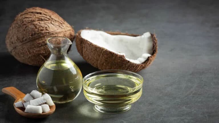 Coconut Oil : రాత్రిపూట పాదాలకు కొబ్బరి నూనె రాసుకోవడం వలన కలిగే లాభాలు బోలేడు … ఈ సమస్యలన్నిటికి చేక్ పెట్టొచ్చు…!!