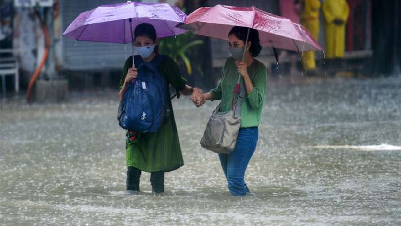 Heavy Rains : బ‌ల‌ప‌డిన‌ అల్పపీడనం.. ఏపీకి భారీ వర్ష సూచ‌న‌